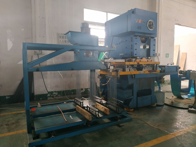 佛山聚陽新能源有限公司擁有專業的蒸發器，銅管工藝管生產加工設備，對外承接蒸發器，銅管工藝管生產，價格優惠，質量有保證